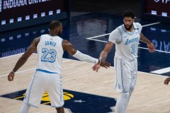 NBA休斯顿火箭队密尔沃基雄鹿队3换1重磅交易曝光